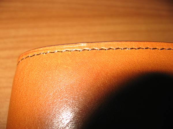 ココマイスターおすすめ財布の縫い目画像